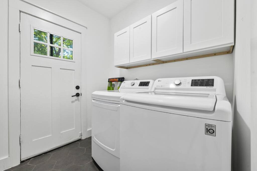 Designer Home: King Beds, Luxe Bath+Free Parking! Atlanta Buitenkant foto
